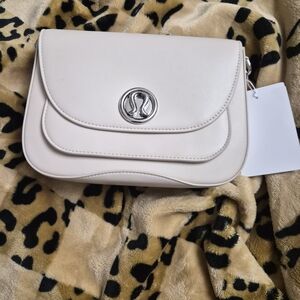 Elegant Cream Shoulder Bag